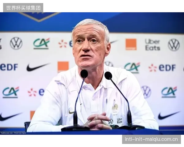 德尚或将给予年轻球员更多机会,他们的体能优势可能在消耗战中发挥关键作用。 德尚或将给予年轻球员更多机会,他们的体能优势可能在消耗战中发挥关键作用。
